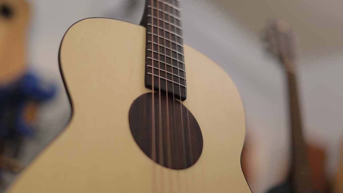 Gitar Masa Depan Yang Tipis Karya Anak Indonesia